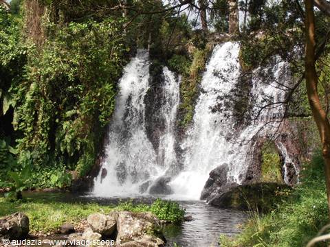 cascate di Kinukamori-Kilimanjaro NP