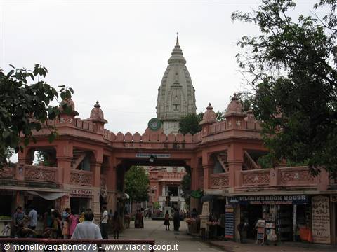 Varanasi - New Vishwanath Temple all'interno della Benares Hindu University