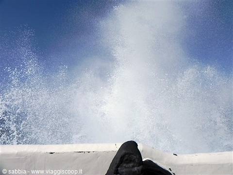 Spettacolari spruzzi di acqua dell'oceano, Piscine "Lago Martiánez" - Puerto de la Cruz - Tenerife