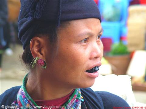 Nord Vietnam-Donna di etnia H'mong 