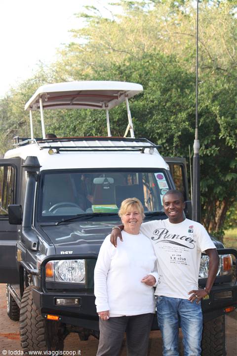 Ziro Epson - avvocato Luca- e le jeep che usa per i safari