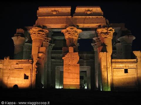 il tempio di Kom Ombo al tramonto