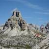 Rifugio Locatelli, sotto al Sasso di Sesto. Dietro si vede la cima della Torre di Toblin ITALIA 