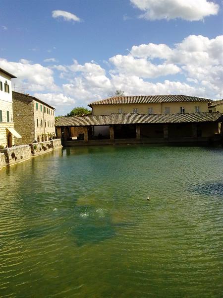 Piazza di Bagno Vignoni