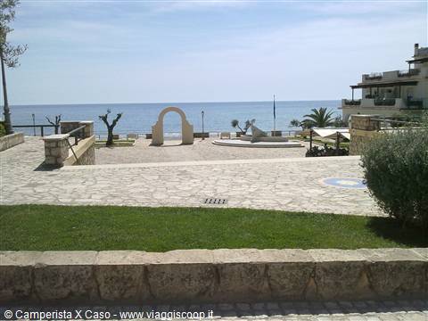 Sperlonga piazza fronte mare