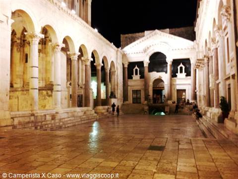 Spalato by night
