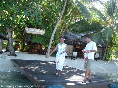Vahine Island