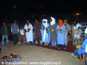 la nostra notte nel desert con musica de berberos
