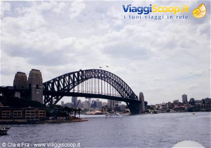 Sydney - coat hanger