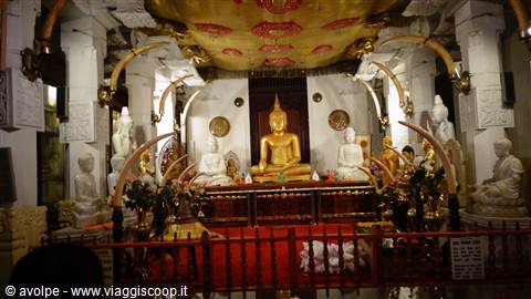 Kandy, Tempio del Dente di Buddha
