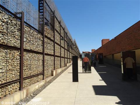 Museo dell'Apartheid, a ricordo della prigione e della miniera.