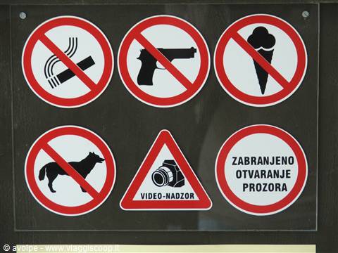 cartelli e divieti all'interno di Veliki Tabor