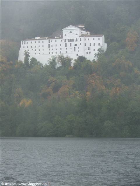 Lago di Monticchio,Monastero