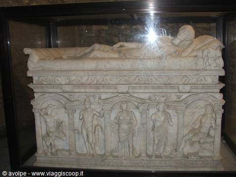 Sarcofago romano,Melfi