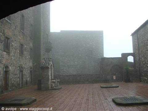 castello di Melfi,cortile interno