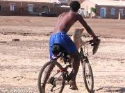 Indigeno con cane...