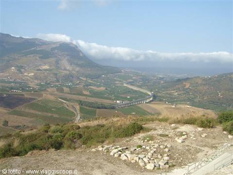Segesta: panorama dal teatro