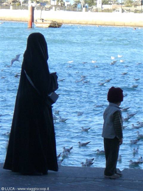 Madre e figlio - riva del creek