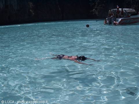 Yoli che fa snorkling...al mare o in piscina?!?
