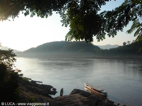 Luang Prabang - Il Mekong all'alba