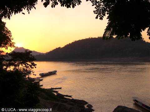 Luang Prabang - Il mekong al tramonto...