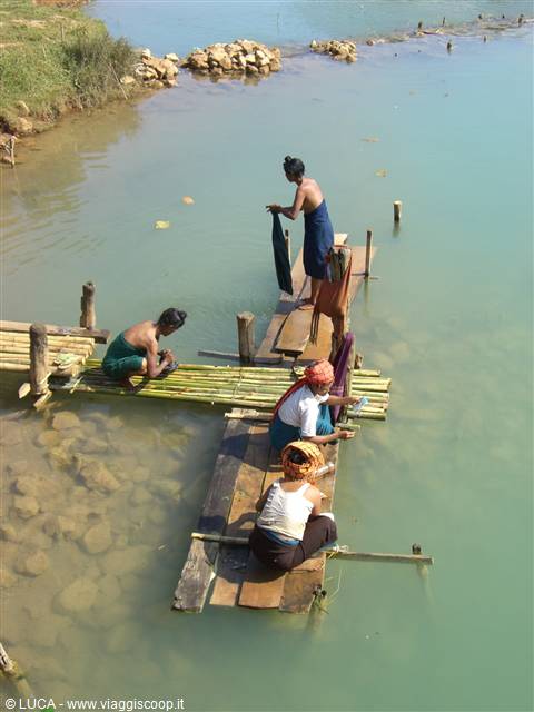 Lago Inle - Donne che si lavano...
