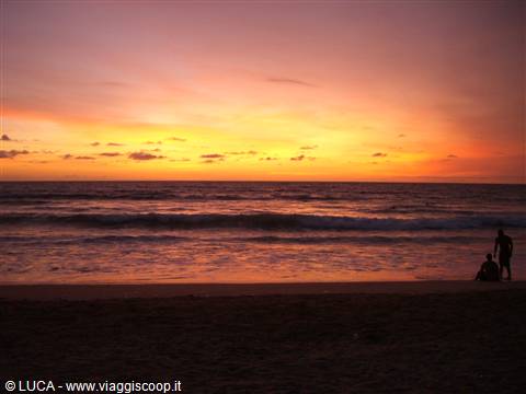 Kuta, Bali - Tramonto in spiaggia...