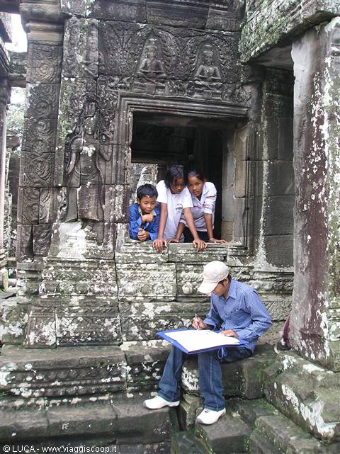 Angkor - artista locale...