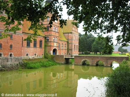 ROSENHOLM SLOT