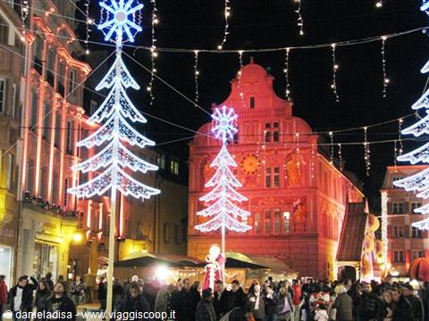 Mulhouse - piazza illuminata