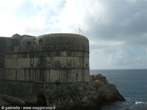 il castello - le antiche mura