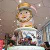 all'interno del famoso negozio di giocattoli Fao Schwarz! STATI UNITI D'AMERICA 