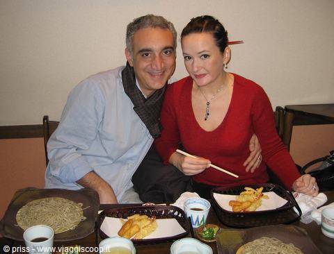 mangiamo soba fredda come i veri giapponesi