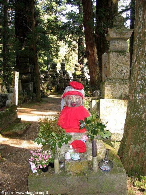 statua con "cappidduzzu" di lana