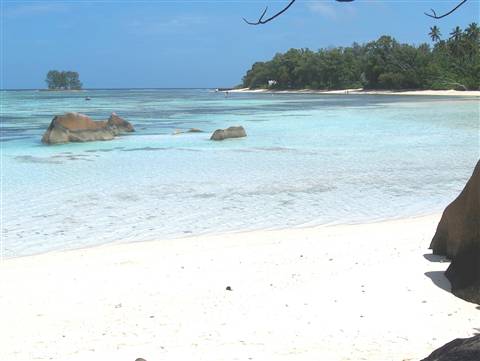 Acqua cristallina a Praslin