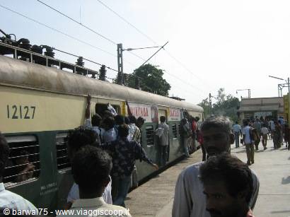 CHENNAI: treno cittadino