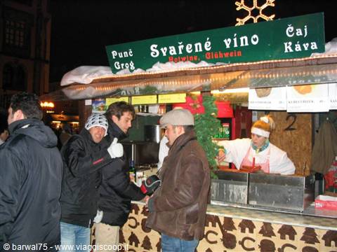 Baracchini nella piazza principale