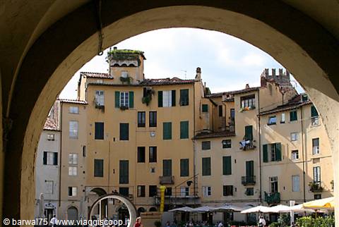 Piazza anfiteatro