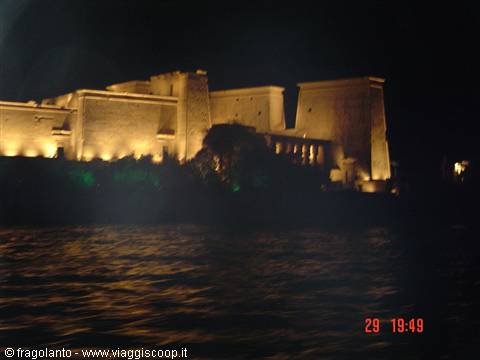 SPETTACOLO LUCI E SUONI A KOMBO FANTASTICO