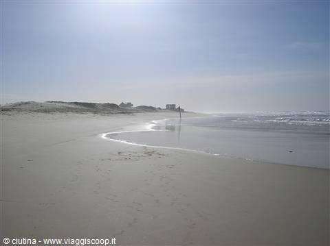 la spiaggia difronte casa