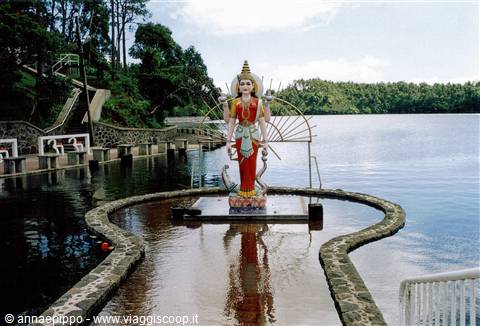 STATUA DI CULTO SUL GRAND BASSIN