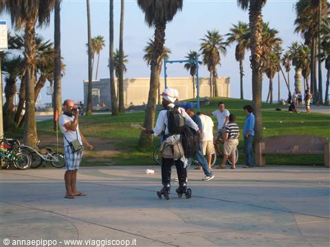 VENICE BEACH,OCEAN FRONT WALK