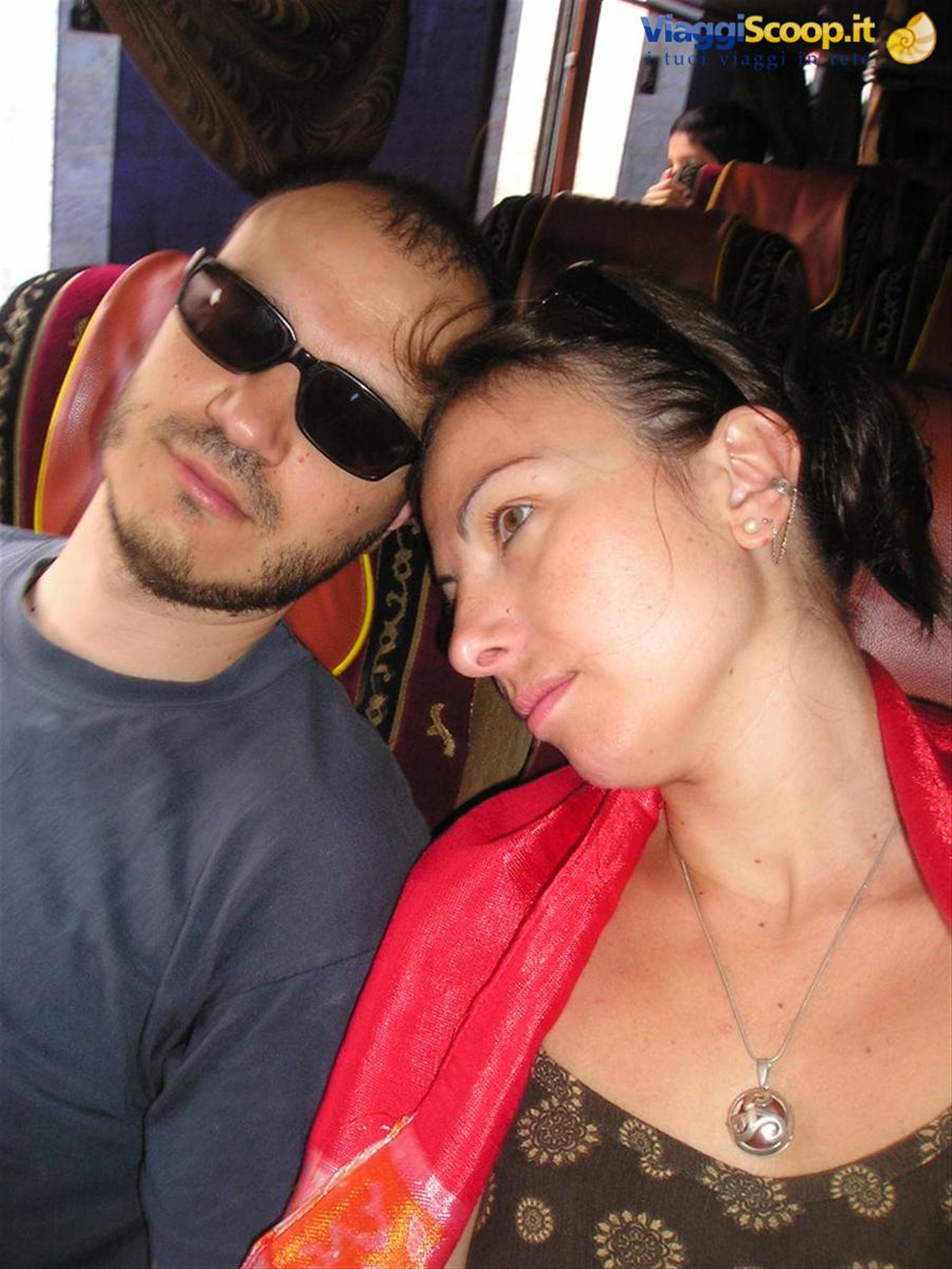 I bus, in India, stancano...
