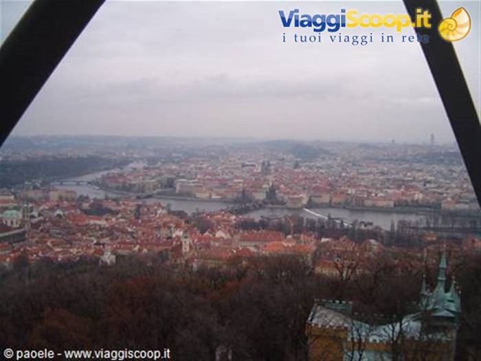 Praga vista dalla torre della televisione..