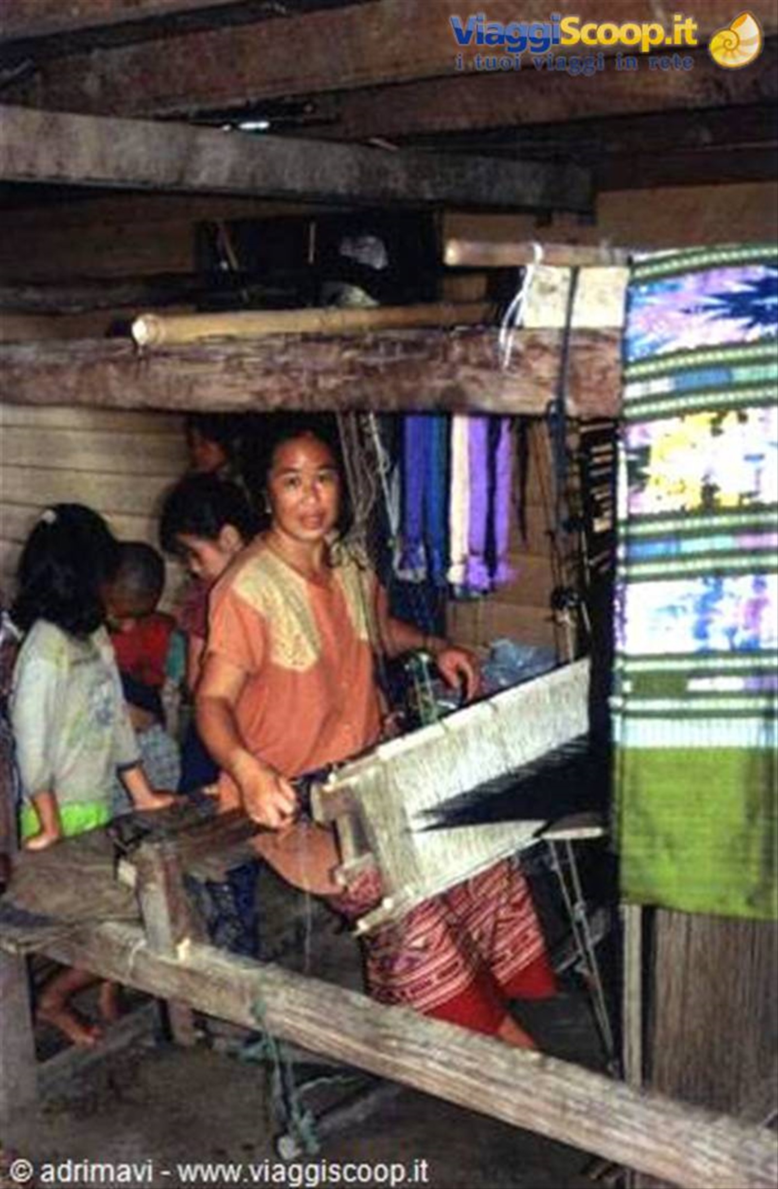 donna al telaio - Mekong - Triangolo d'Oro