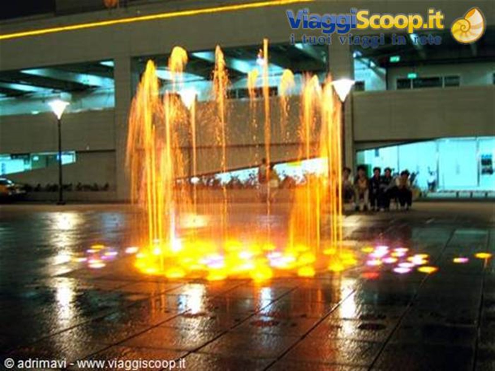 fontana all'ingresso del Taipei 101
