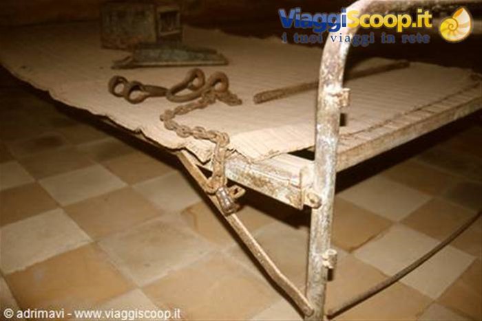 Phnom-Penh, cella carcere S-21