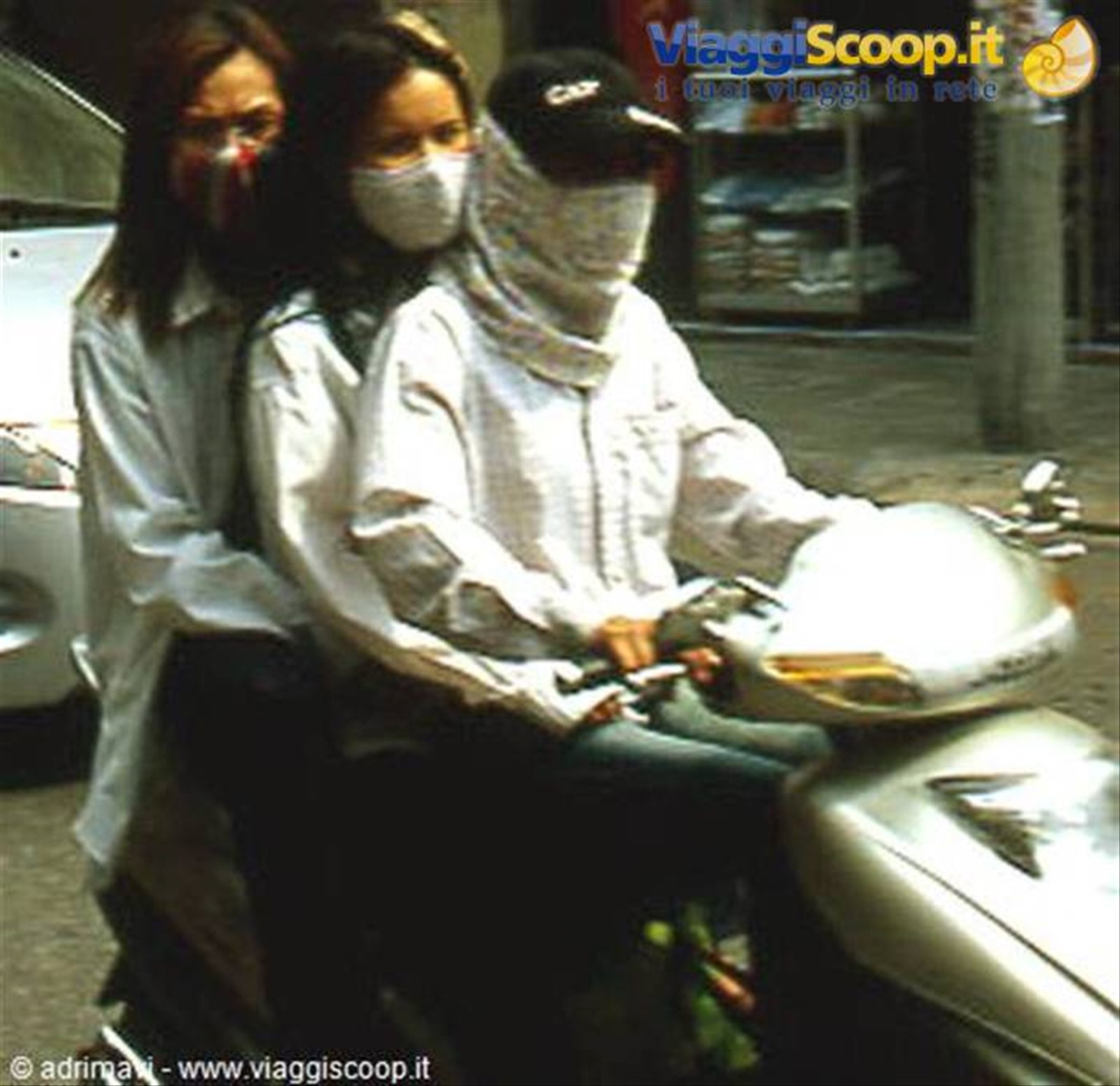 ragazze in motorino - Hanoi
