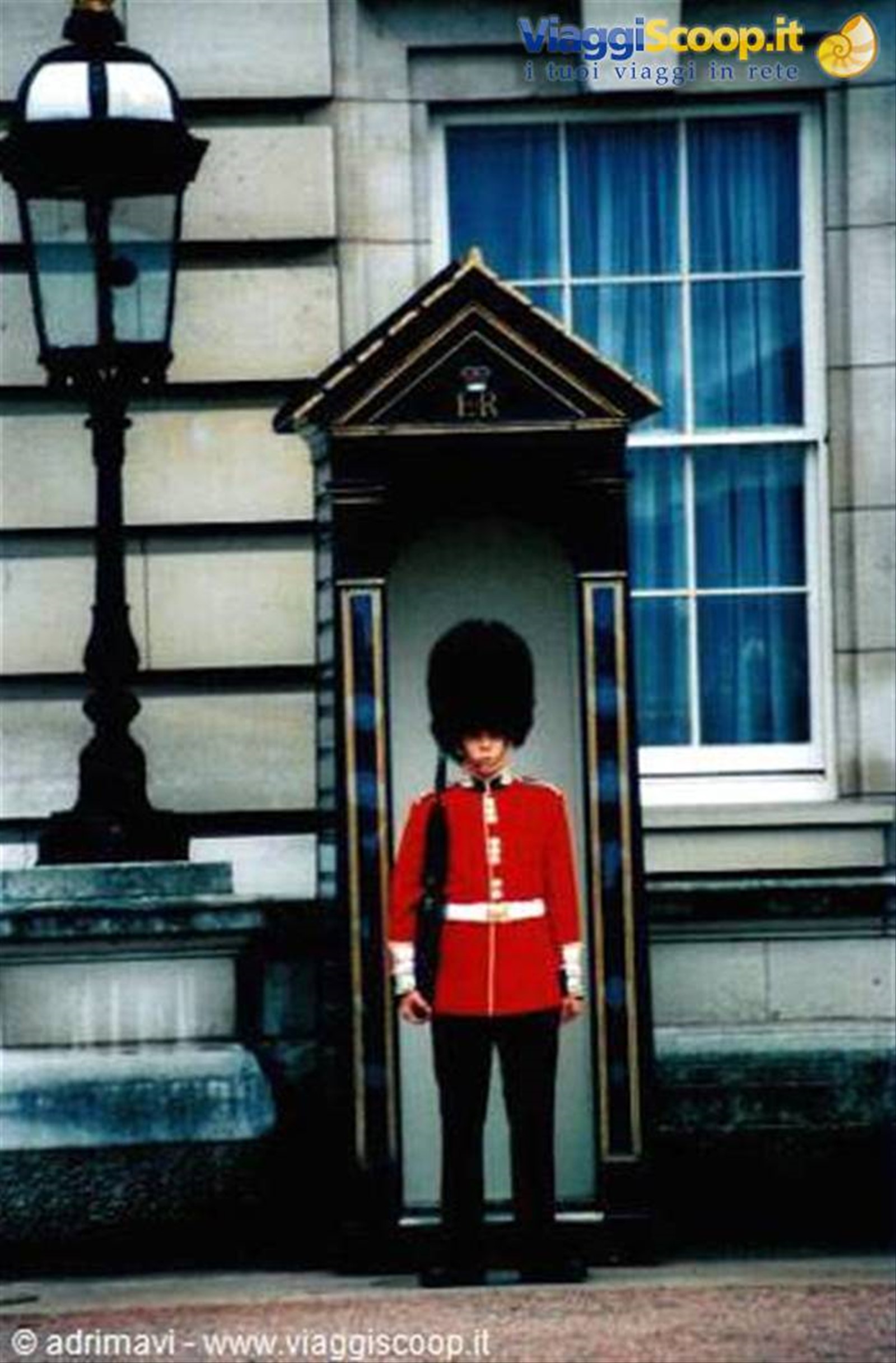 guardia reale a Buckingham Palace - Londra