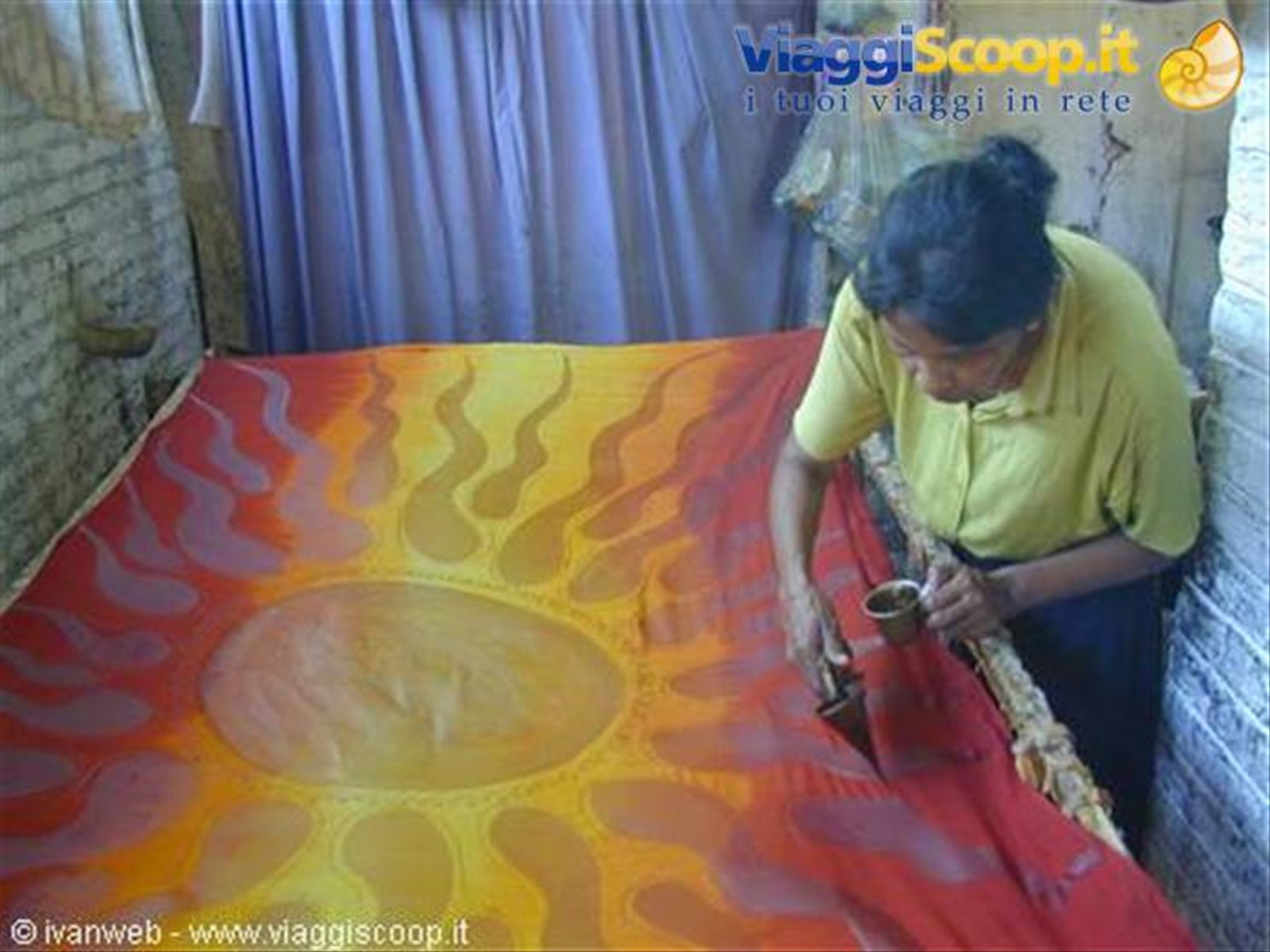 Lavorazione a mano del batik